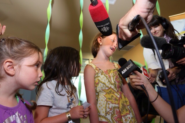 6 Year Old Girl Wins Prize As Adventure Bays 100000th Customer Windsoritedotca News 8605