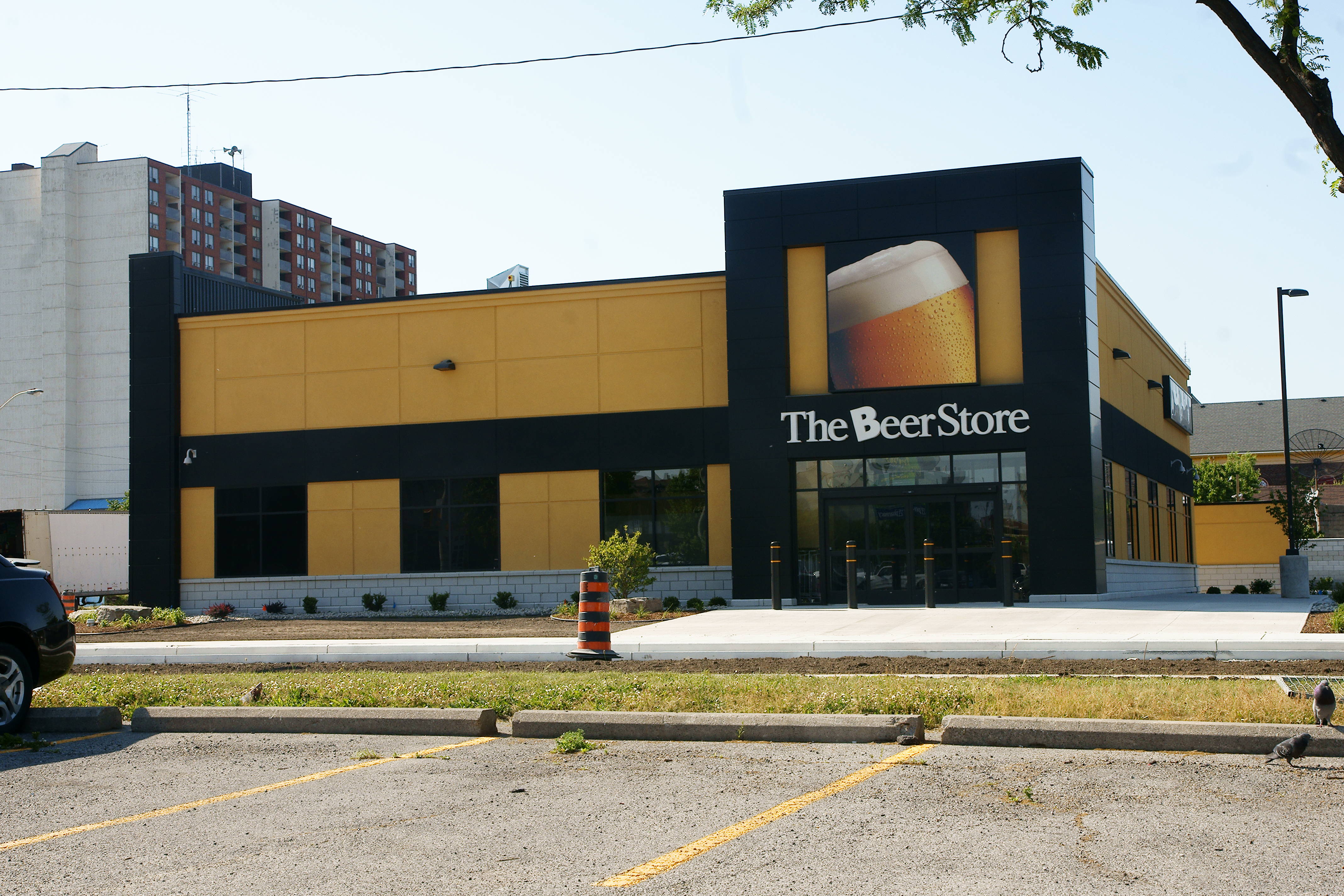 Now Open New Downtown Beer Store windsoriteDOTca News windsor