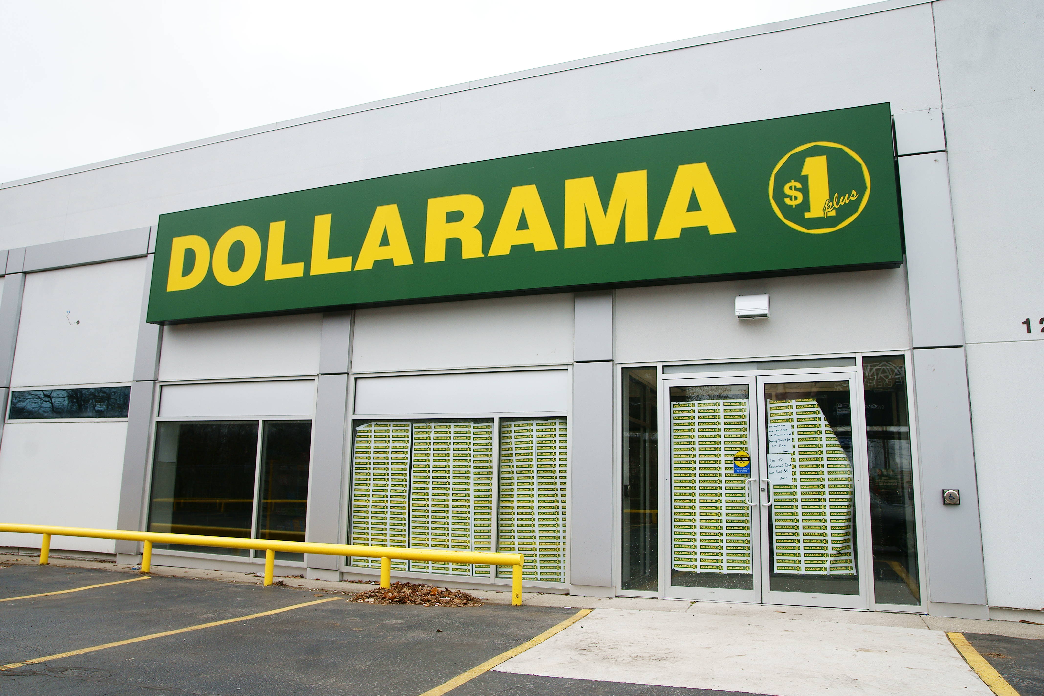 Opening Monday New Dollarama Store On University Avenue West