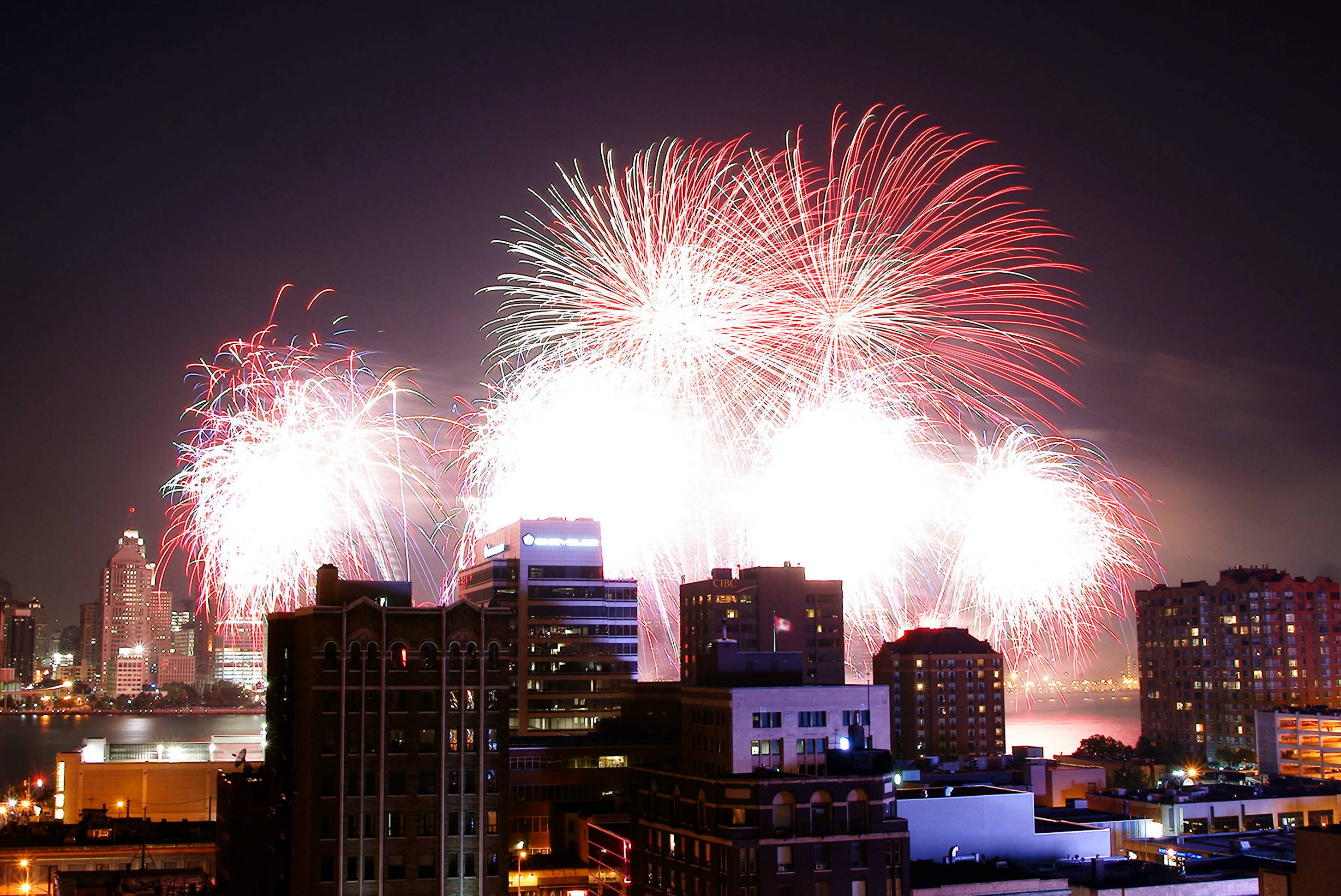 PHOTOS Fireworks Shower The Skies Over Windsor windsoriteDOTca News