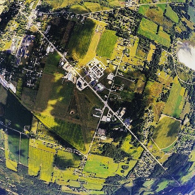 Birds eye ! #skyhigh #skydiving #picoftheday #photography #photooftheday #gopro #goprooftheday #goprohero3 #insta #instapic #instagood #instalike #instadaily #windsoritedotca by javkalin
