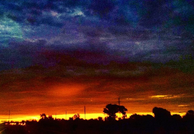 Sunrise #sunrise #sun #picoftheday #pic #photooftheday #insta #instagram #instapic #instagramhub #instalike #instagood #picture #photographer #photography #serenity #iphoneonly #samsung #windsoritedotca by javkalin