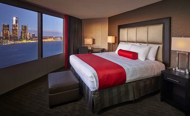 Best Western PLUS Waterfront Hotel -Windsor-King Guestroom-0376