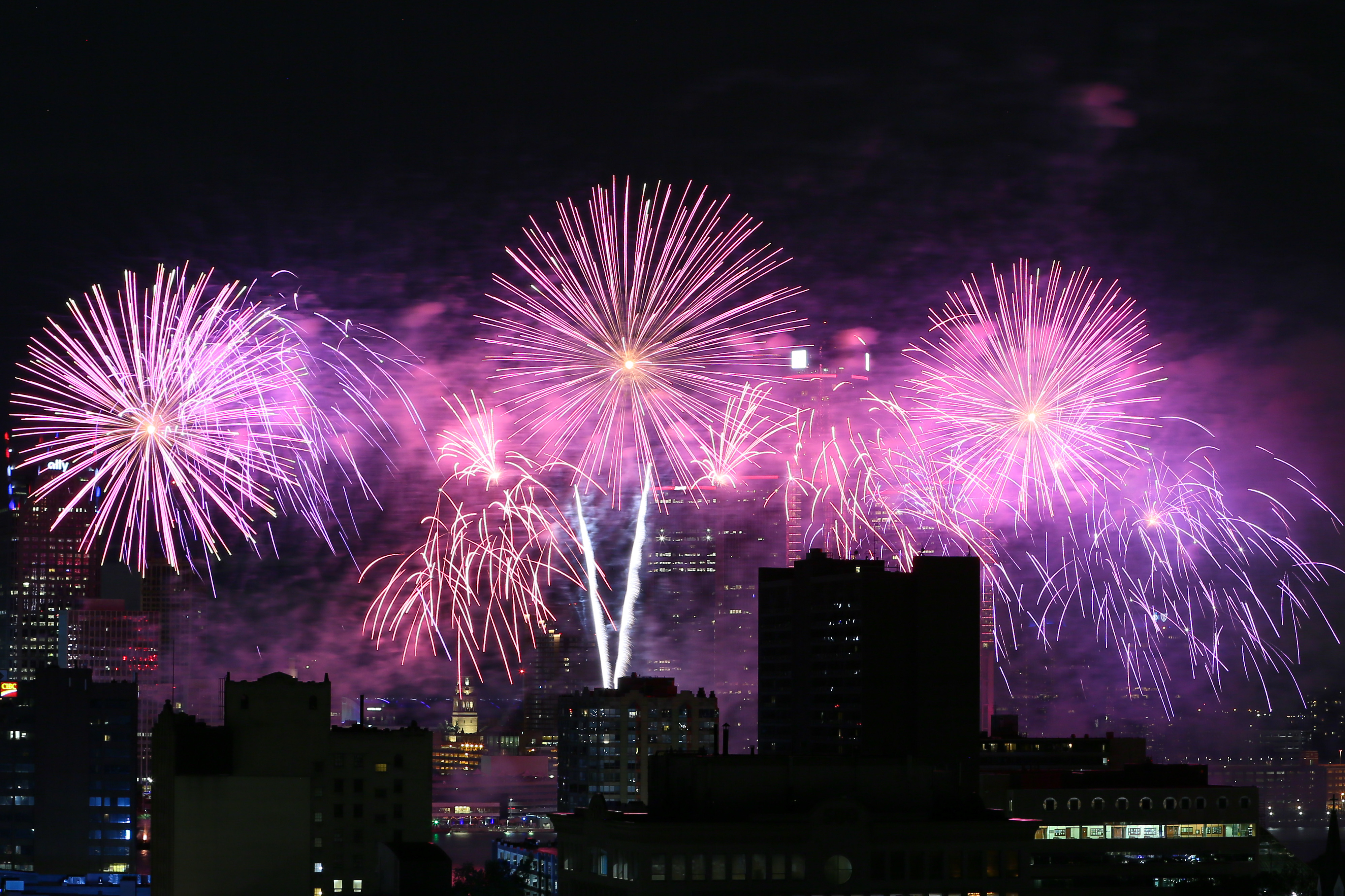 PHOTOS Ford Fireworks Dazzle The Sky Over Windsor & Detroit