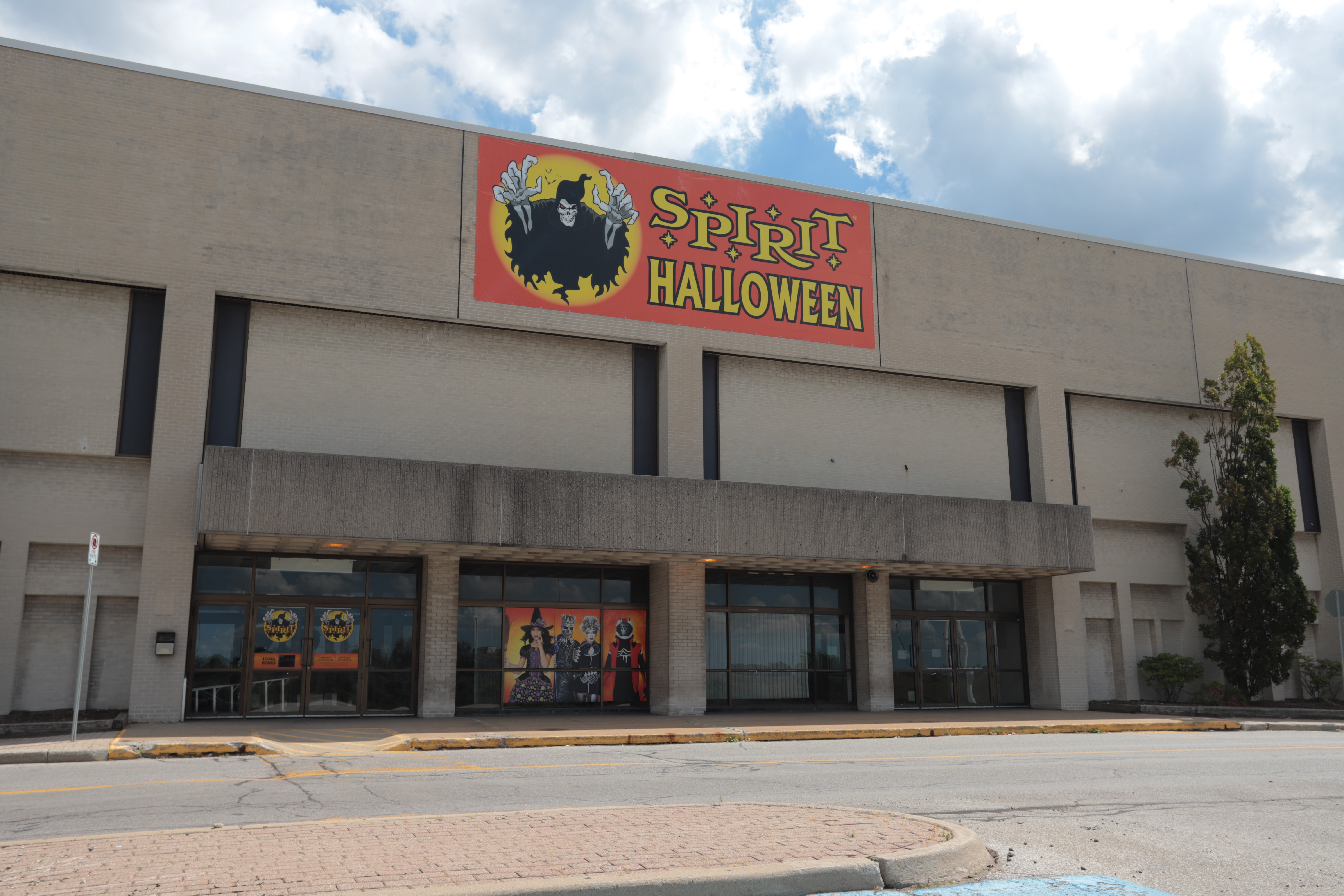 Spirit Halloween To Open At Devonshire Mall windsoriteDOTca News